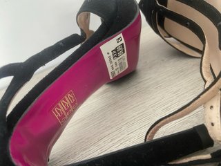 Sandalias Negras Angari Tacón Alto