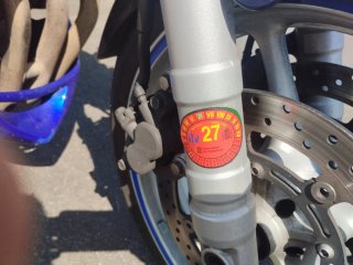 Yamaha FZ6 Fazer con maletas laterales y baúl Givi