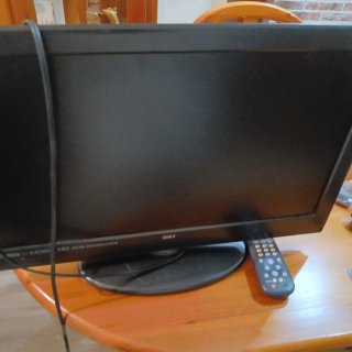 Televisor Oki pequeño antiguo