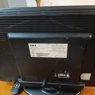 Televisor Oki pequeño antiguo