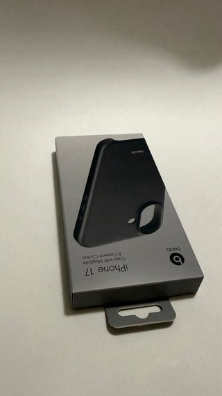 Funda Beats iPhone 17 MagSafe con microfibra