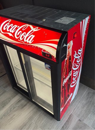Nevera  expositor Coca-Cola