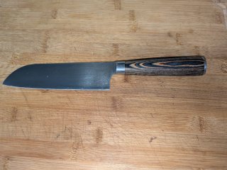 Cuchillo de cocina de metal y madera