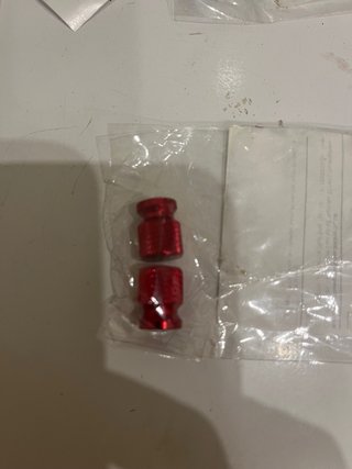 Tapon Valvula Rueda Vespa Rojo Aluminio