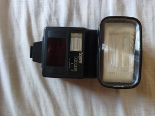 Canon EOS 1000F + Flash + objetivo + accesorios