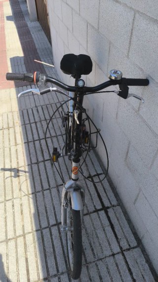 Bicicleta plegable plata y negro