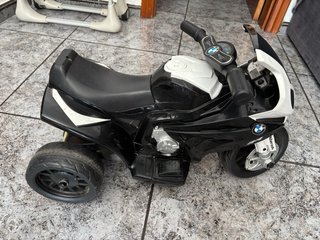 Moto Eléctrica Infantil BMW Negra y Blanca