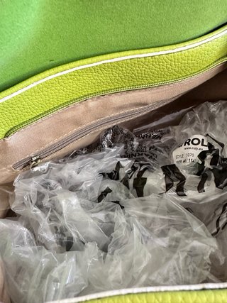 Bolso verde lima con asa extraíble