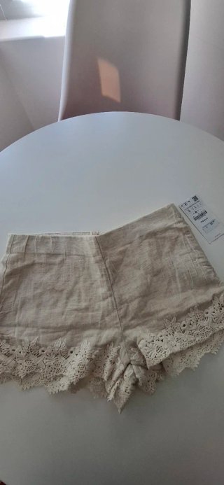 Pantalón corto beige encaje talla S