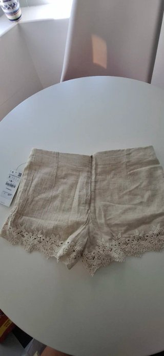 Pantalón corto beige encaje talla S
