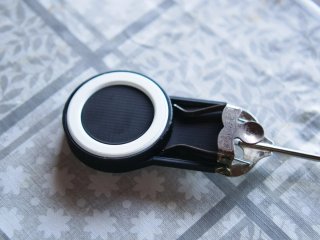 Adaptador magnético para atril de instrumento