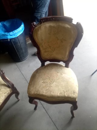 Sofá y sillones antiguos de madera, para retapizar