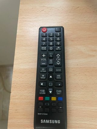 TV Samsung 24' Smart TV lleva golpe hay foto