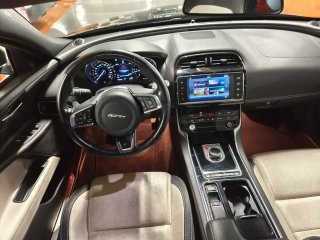 Jaguar XE 2.0 diesel, 180 cv