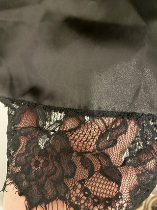 Top lencero negro con encaje