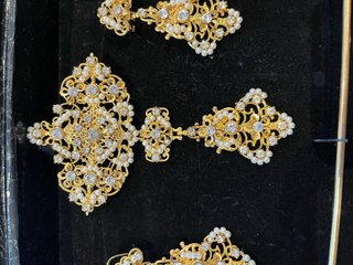 Aderezo fallero dorado y perlas