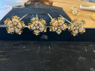Aderezo fallero dorado y perlas