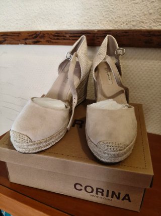Alpargatas cuña Corina beige