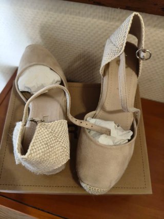 Alpargatas cuña Corina beige