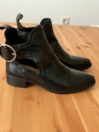 Botín mujer negro con hebilla