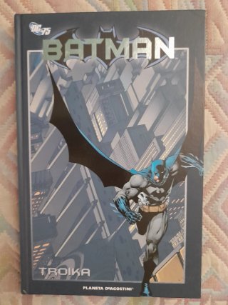 Cómic Batman Tierra de Nadie y Batman Troika.