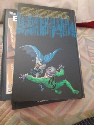 Cómic Batman Tierra de Nadie y Batman Troika.