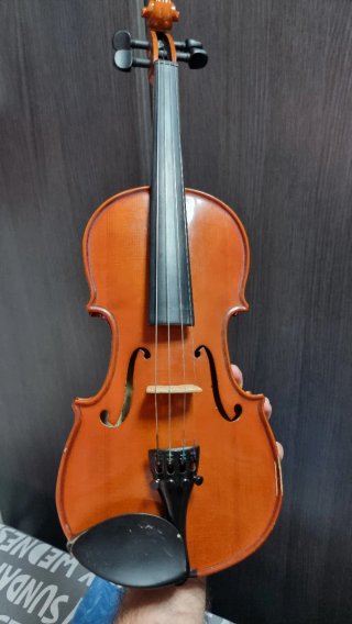 Violín 1/2 con estuche y arco