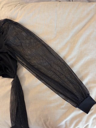 Top fiesta negro con detalles brillantes