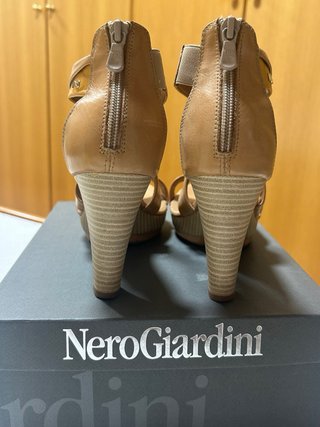 Sandalias Nero Giardini Beige/Marrón Tacón