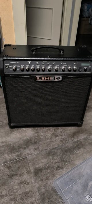 Amplificador Line 6 Spider IV 75 + Pedal
