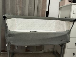 Minicuna bebé gris