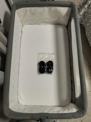 Minicuna bebé gris