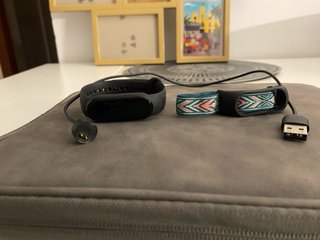 Xiaomi Mi Band 5 Negra + Correa Multicolor