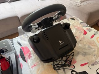 Volante Logitech G27 con pedales