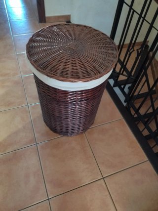 Cesto de mimbre para ropa con tapa grande