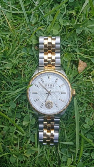Reloj Versus Versace Oro y Plata.