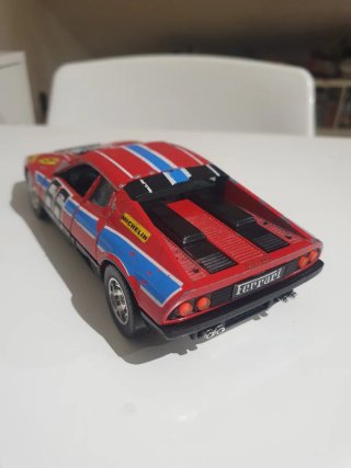Ferrari 512 URAGO 1/24 años 80