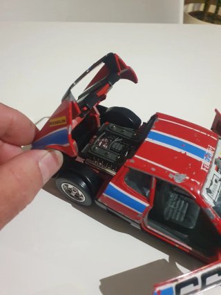 Ferrari 512 URAGO 1/24 años 80