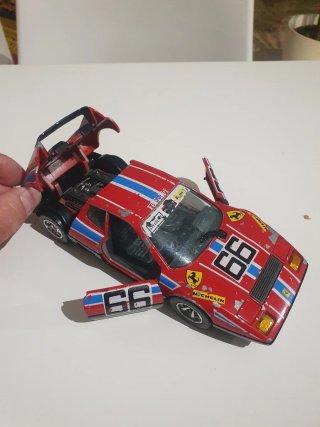 Ferrari 512 URAGO 1/24 años 80
