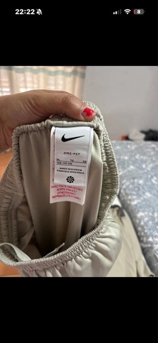 Conjunto Nike niño beige y gris