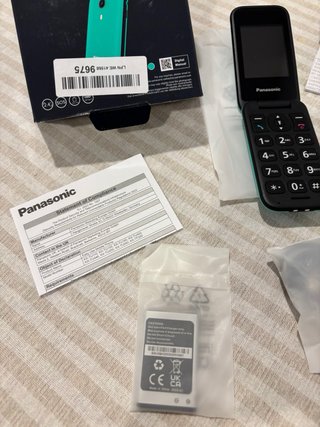 Móvil Panasonic KX-TU400 Verde Nuevo sin usar