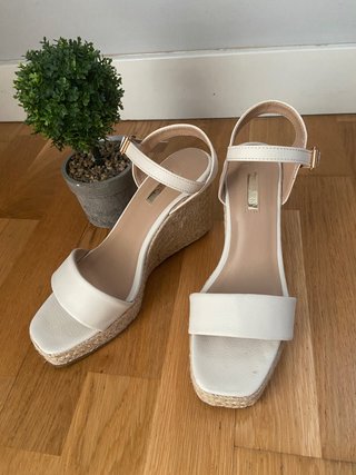 Sandalias cuña blancas
