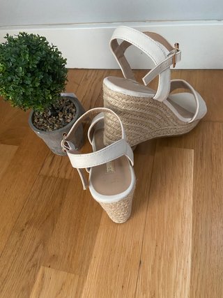 Sandalias cuña blancas