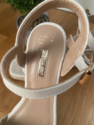 Sandalias cuña blancas