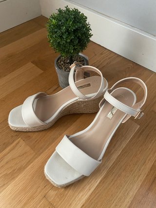 Sandalias cuña blancas
