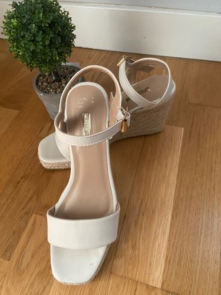 Sandalias cuña blancas