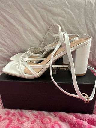 Sandalias tacón blancas