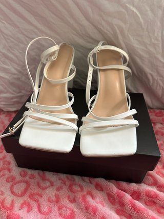 Sandalias tacón blancas