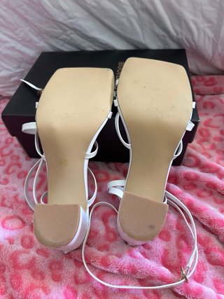 Sandalias tacón blancas