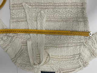 Camiseta Zara encaje lazo blanco roto T.XS